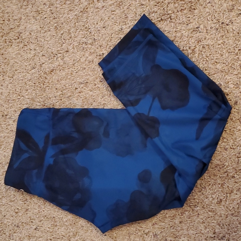 Lululemon Capri workout tights